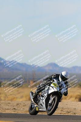 media/Dec-17-2023-CVMA (Sun) [[bf0c04832d]]/Race 2 Amateur Supersport Open/